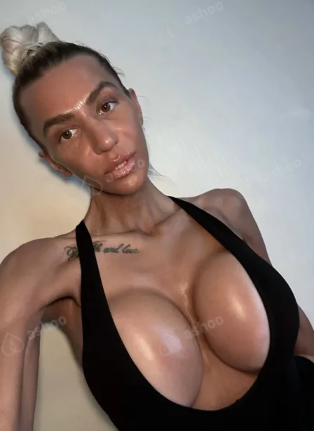 Lady EL, 36
